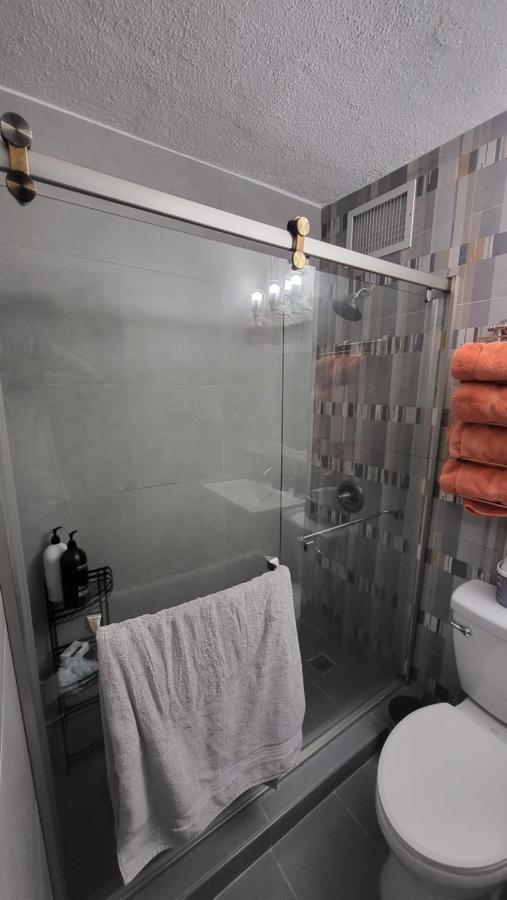 Newly Renovated Modern In Center With Backup Electricity And Gated Security 602 Apartamento San Juan